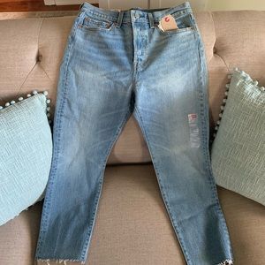 Brand New Levi’s Wedge Fit!